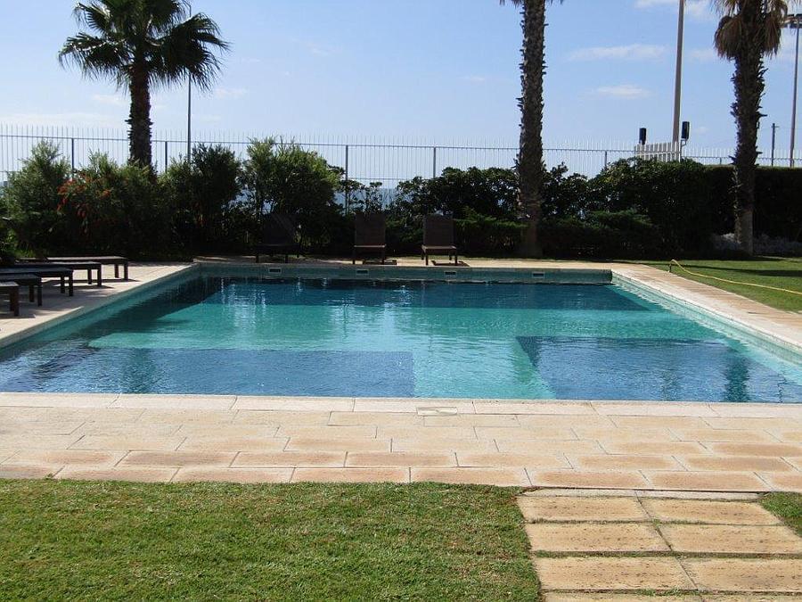 4 bedroom villa with a swimming pool