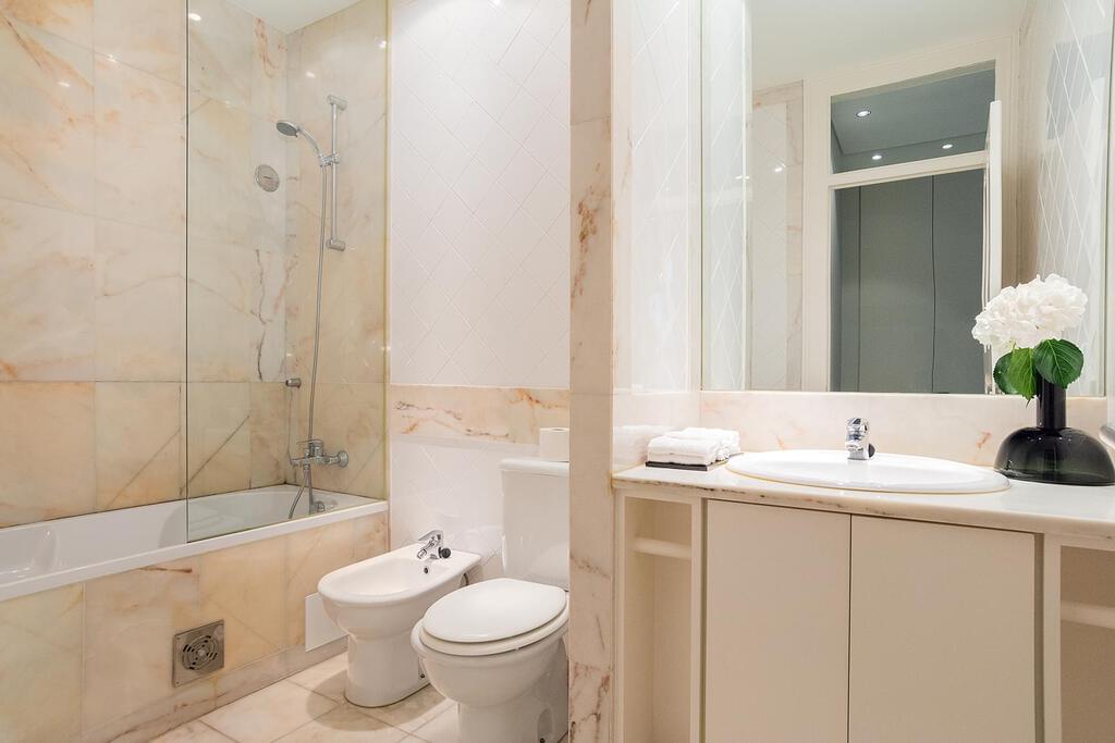 2 bedroom apartment refurbished