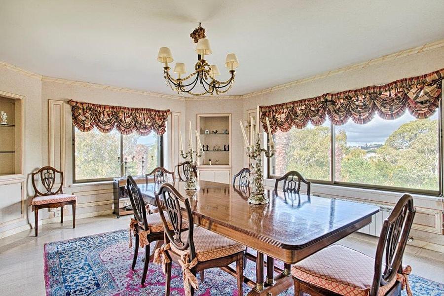 8 bedroom villa with a swimming pool