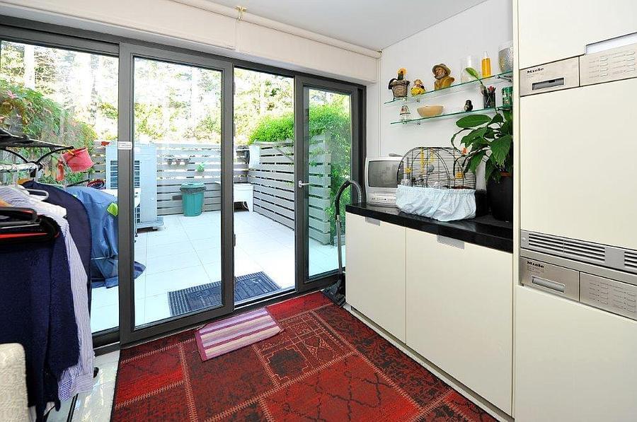 4 bedroom villa with a swimming pool in gated community