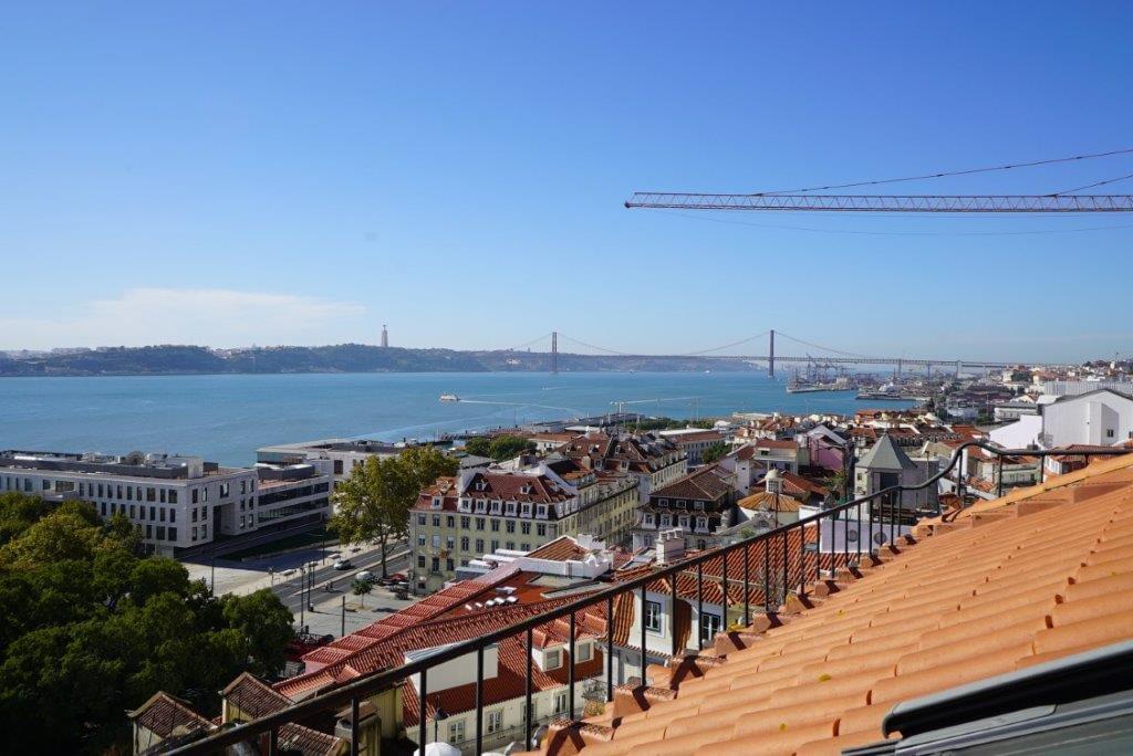 3 Bedroom Apartment in The Cordon, Chiado, Lisboa