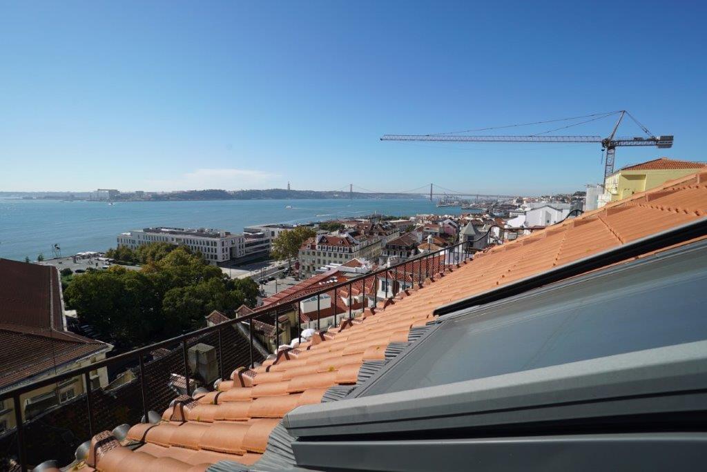 3 Bedroom Apartment in The Cordon, Chiado, Lisboa