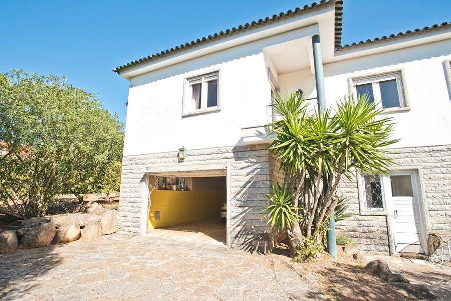 8 bedroom villa with a swimming pool