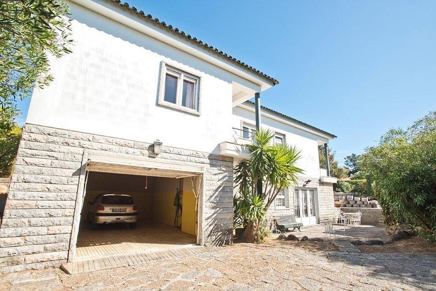 8 bedroom villa with a swimming pool