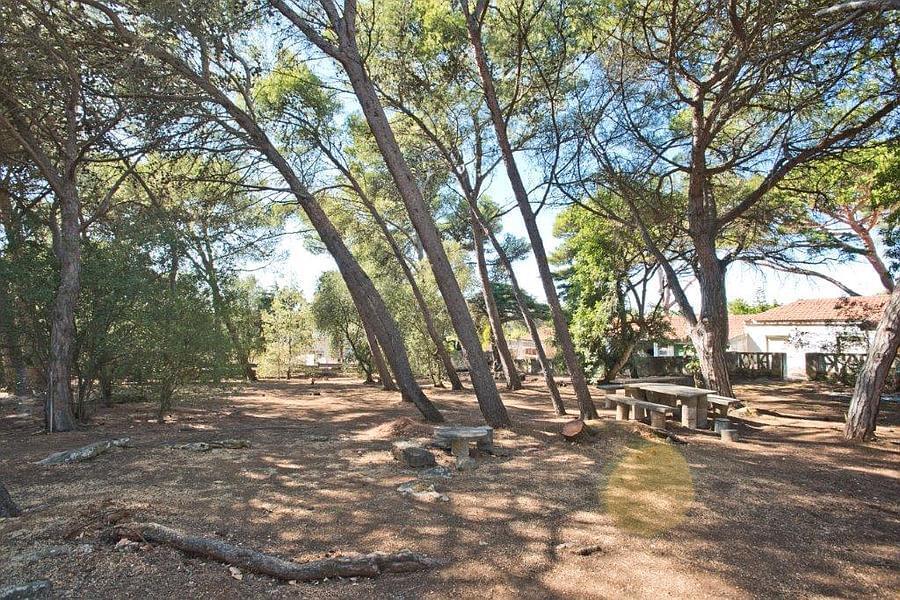 8 bedroom villa with a swimming pool