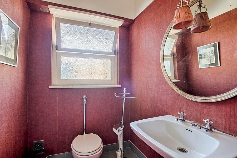 8 bedroom villa with a swimming pool