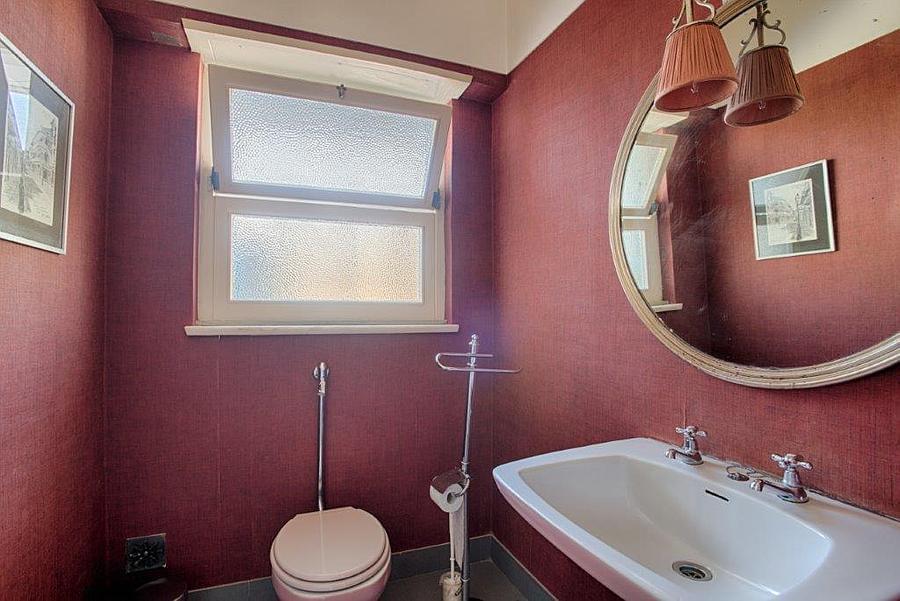 8 bedroom villa with a swimming pool