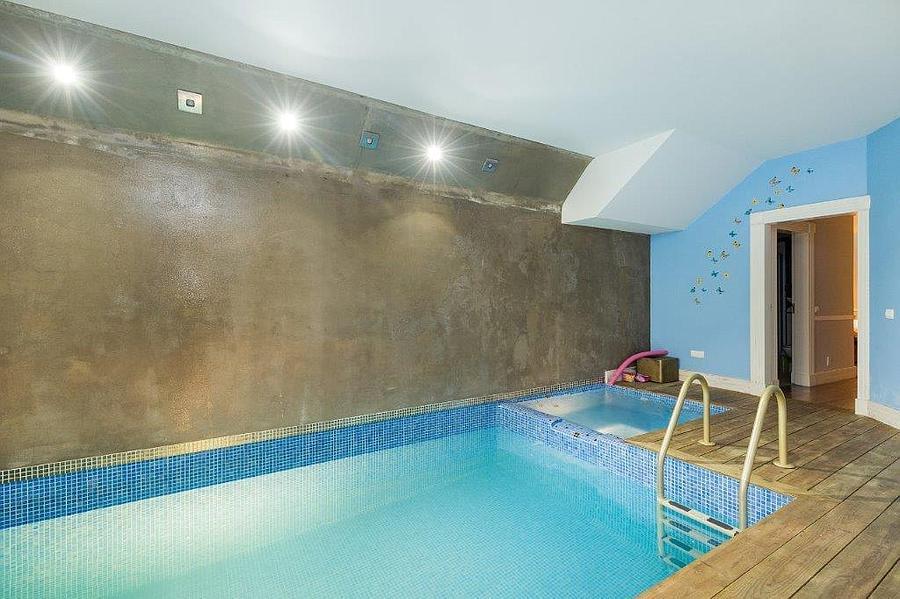 4 bedroom villa with a swimming pool