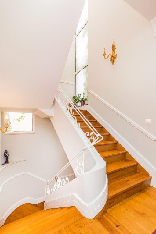 4 bedroom villa with a swimming pool