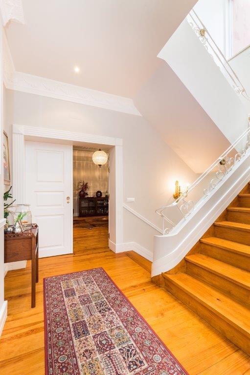 4 bedroom villa with a swimming pool