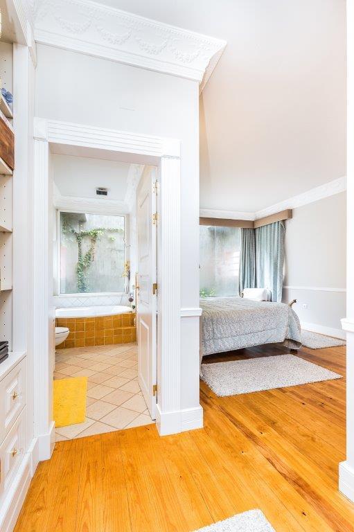 4 bedroom villa with a swimming pool