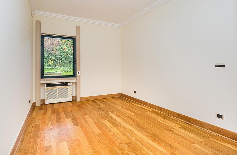 Apartamento T5 com piscina em condomínio fechado