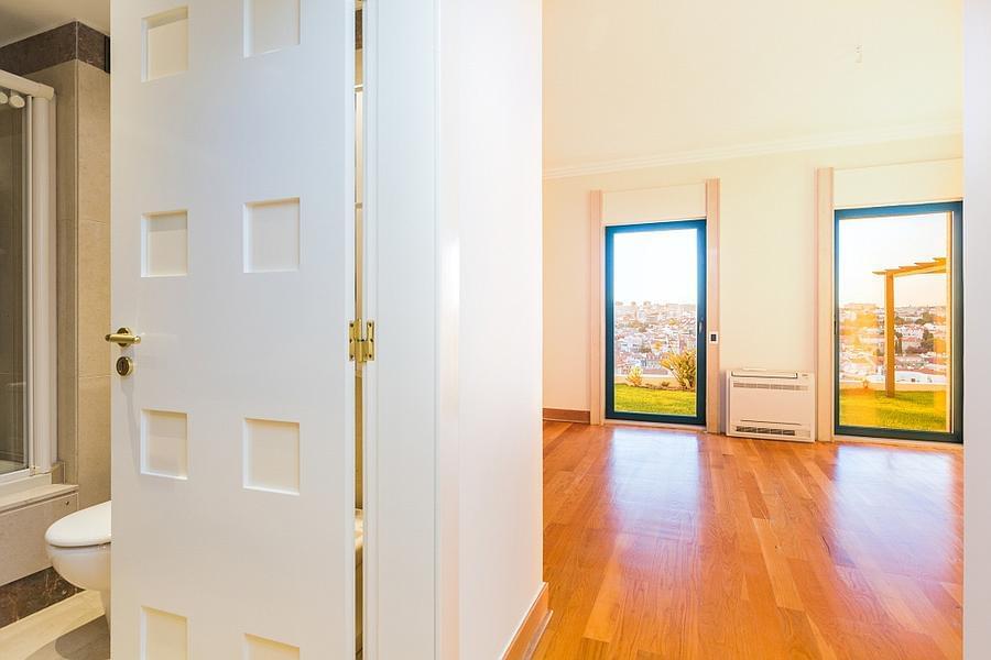 Apartamento T5 com piscina em condomínio fechado