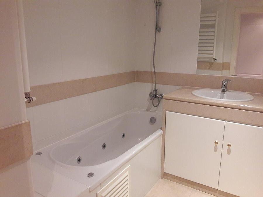 Appartement T3 avec piscine dans un condominium fermé