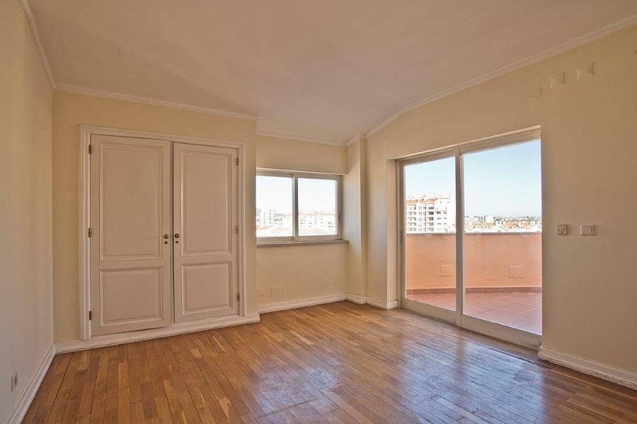 Appartement T4+1 triplex avec piscine