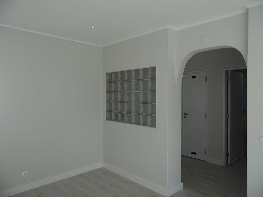 2 bedroom apartment refurbished