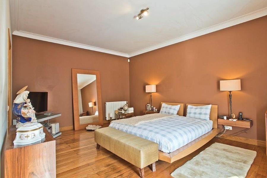 5 bedroom villa with a swimming pool