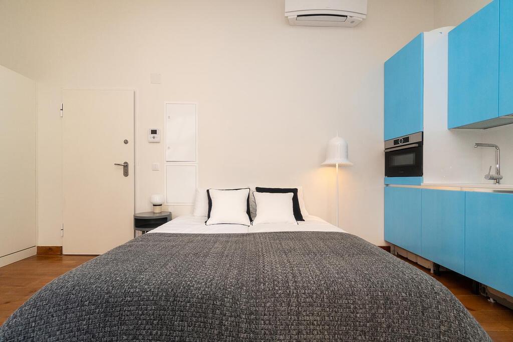 Studio Apartment in Alecrim 15, Cais do Sodré, Lisboa