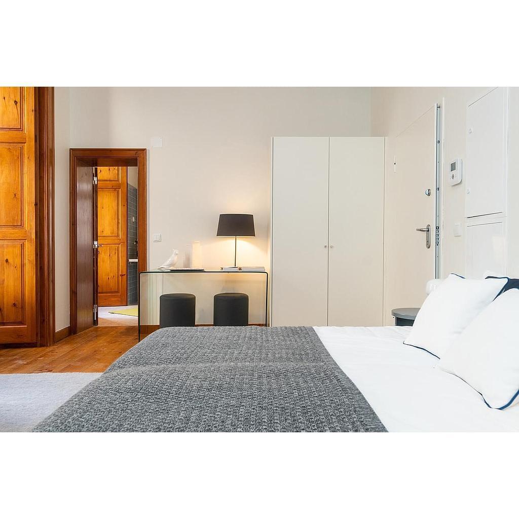 Studio Apartment in Alecrim 15, Cais do Sodré, Lisboa