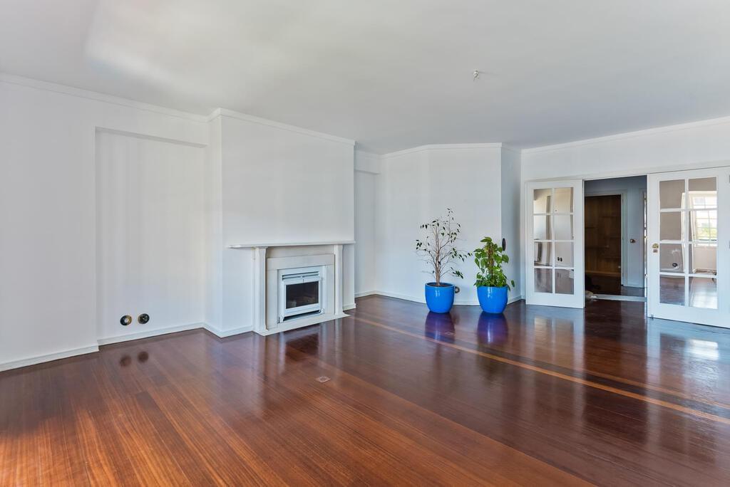 3 bedroom apartment with a swimming pool in gated community