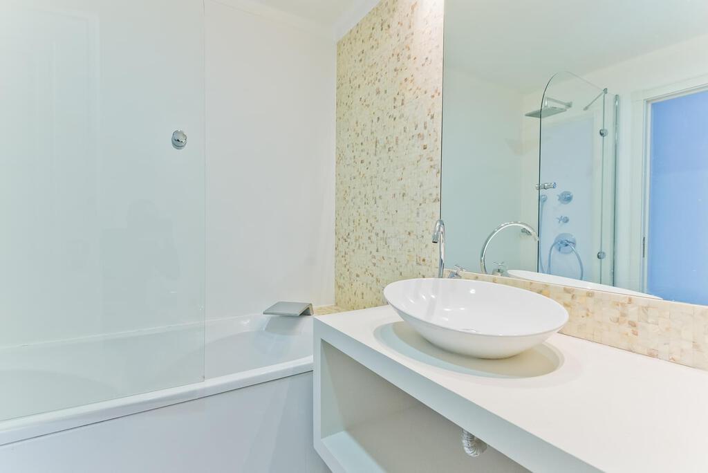 3 bedroom apartment with a swimming pool in gated community