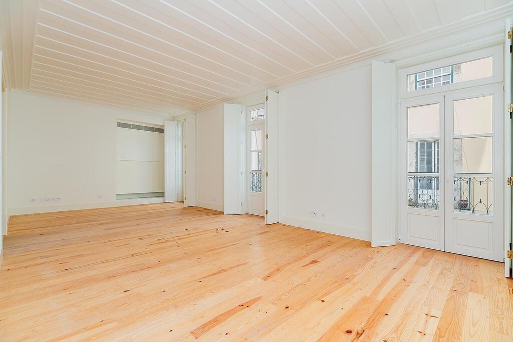 2 bedroom apartment Sé