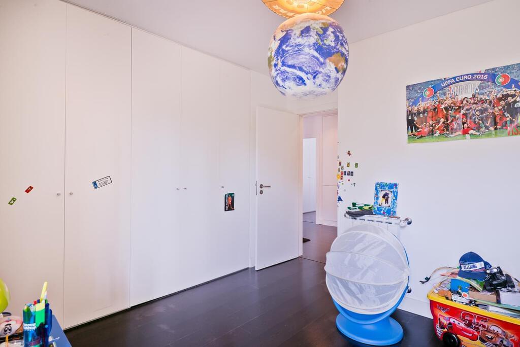 3 bedroom apartment with a swimming pool in gated community