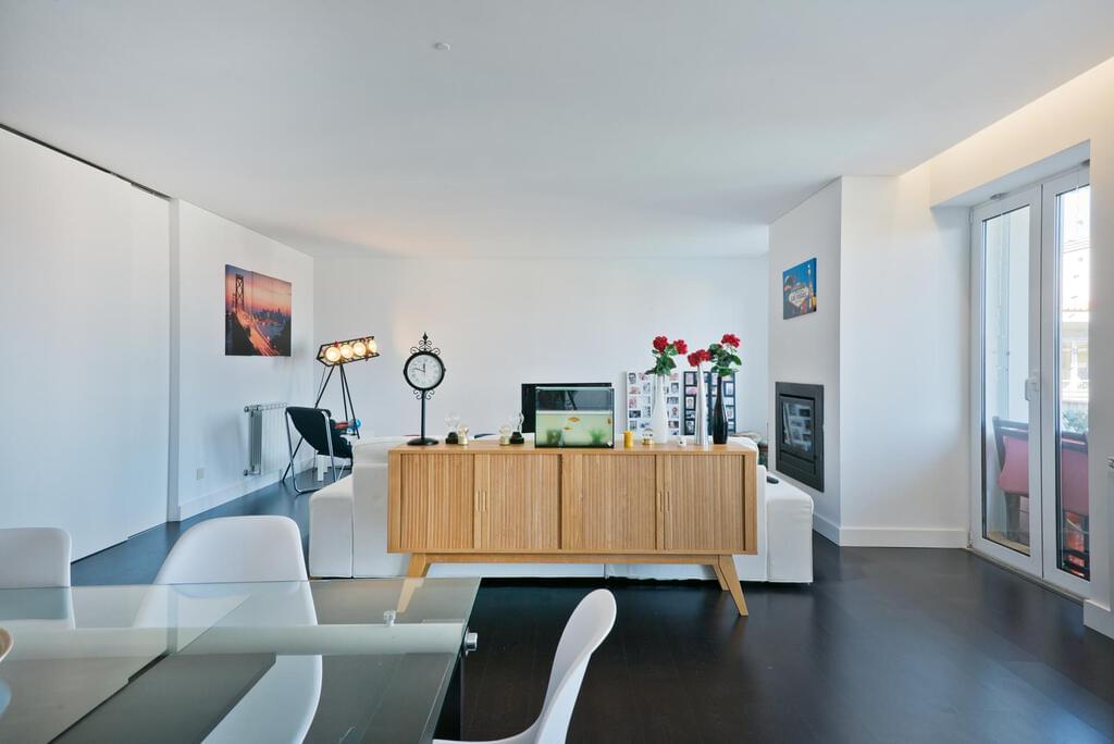 3 bedroom apartment with a swimming pool in gated community