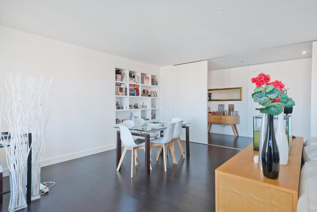 3 bedroom apartment with a swimming pool in gated community