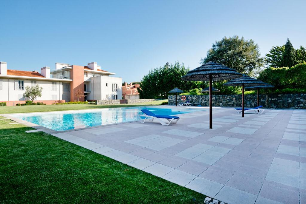 3 bedroom apartment with a swimming pool in gated community