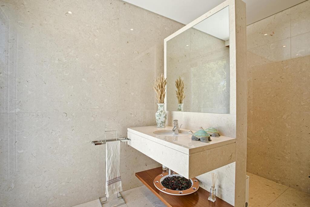 pf17138-moradia-t5-cascais-14474fa9-25f5-4de9-a11c-18aad9a8b514