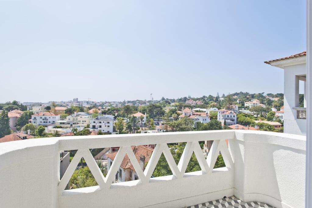 4 bedroom villa with a swimming pool