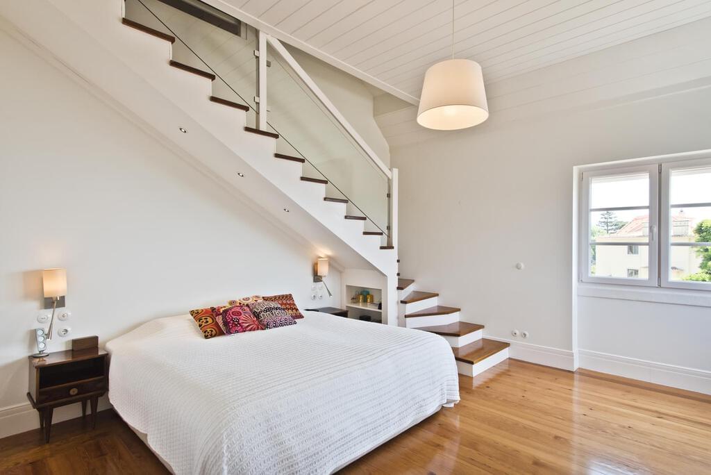 4 bedroom villa with a swimming pool