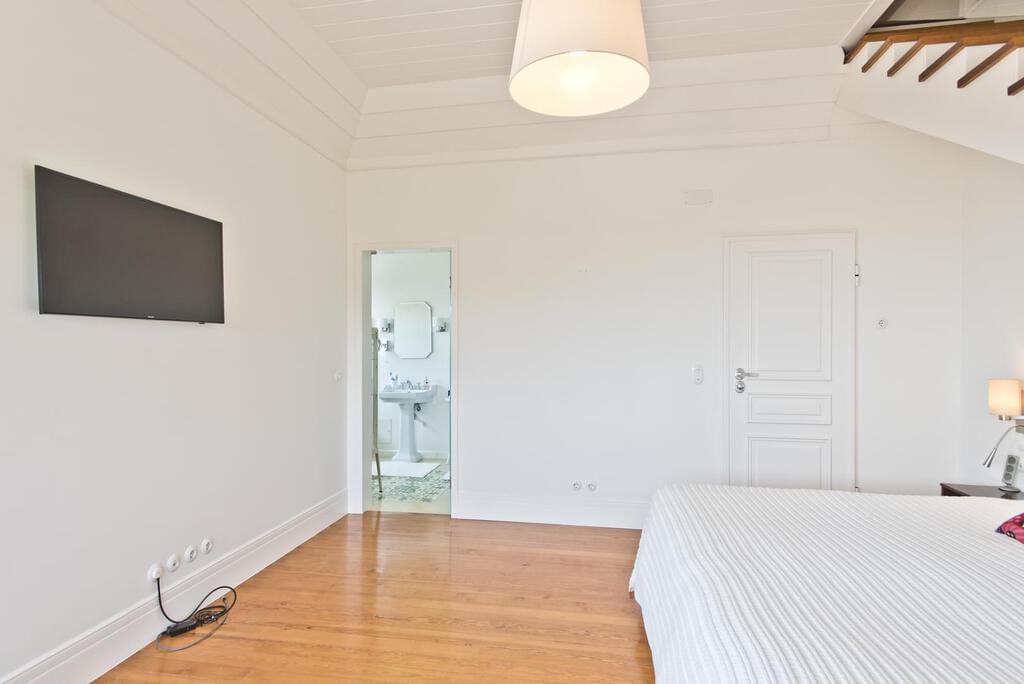 4 bedroom villa with a swimming pool