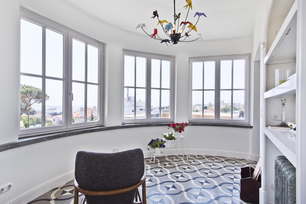 4 bedroom villa with a swimming pool