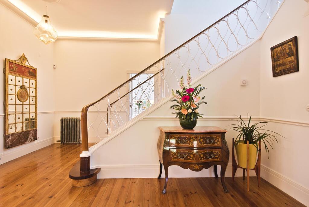 4 bedroom villa with a swimming pool