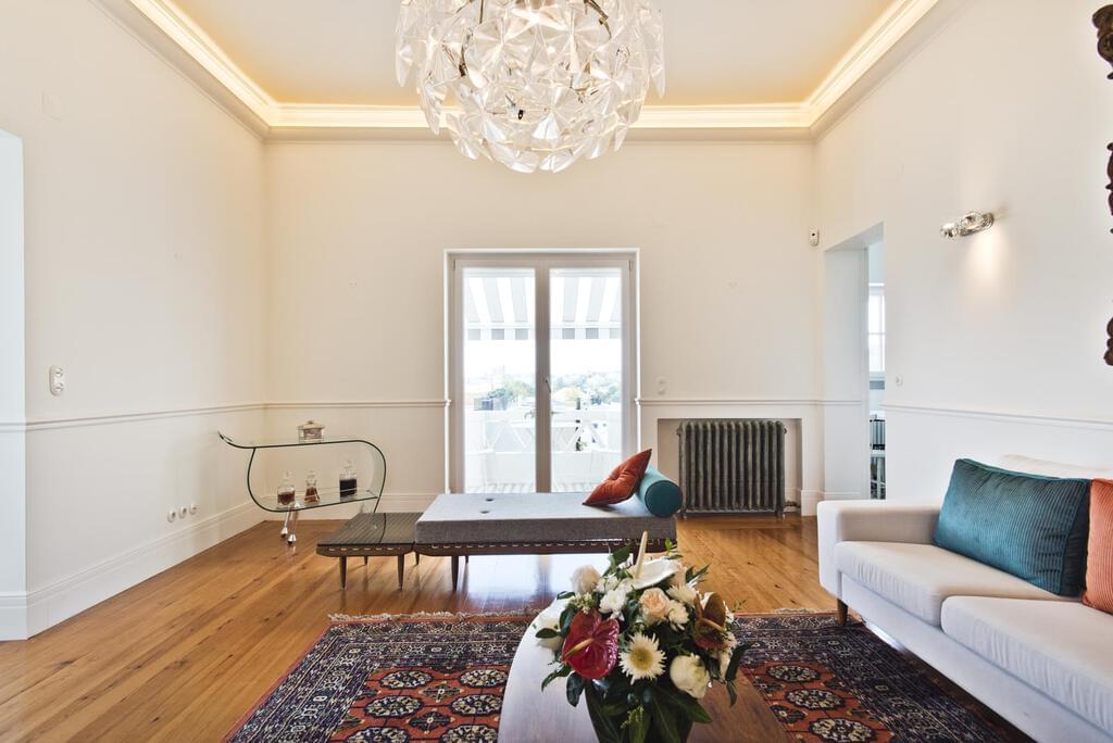 4 bedroom villa with a swimming pool