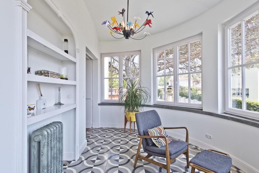 4 bedroom villa with a swimming pool