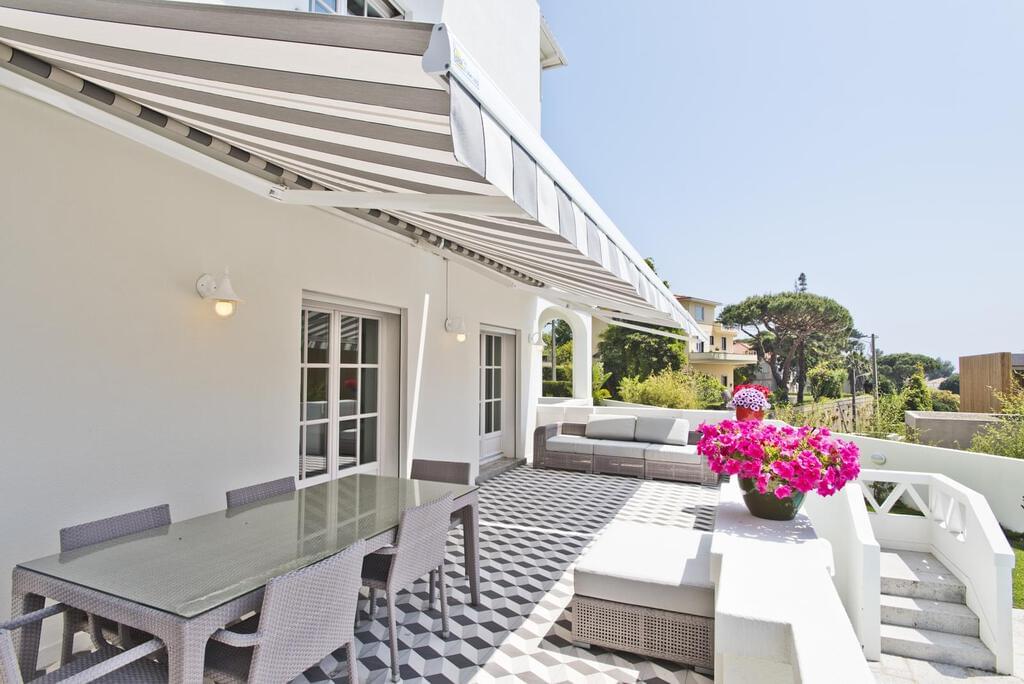 4 bedroom villa with a swimming pool