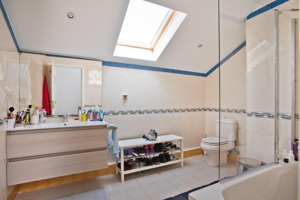 Appartement T5+2 duplex avec parking dans un condominium fermé