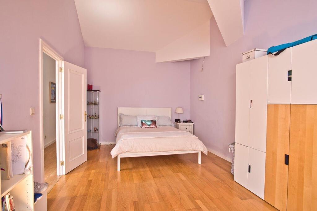 Appartement T5+2 duplex avec parking dans un condominium fermé