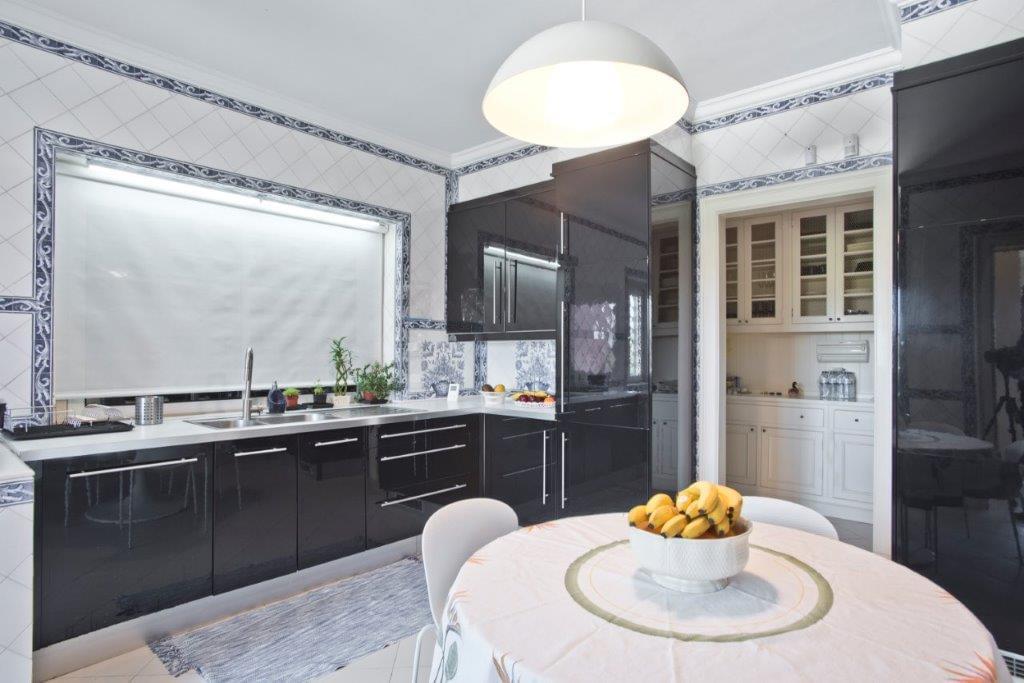 5 bedroom villa with a swimming pool