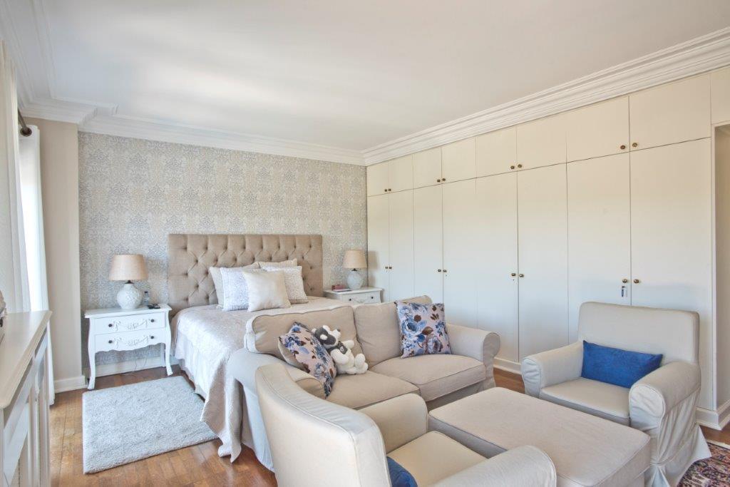 5 bedroom villa with a swimming pool