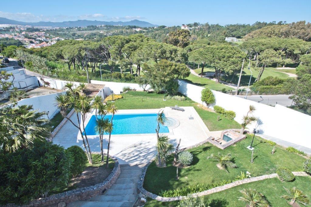 5 bedroom villa with a swimming pool