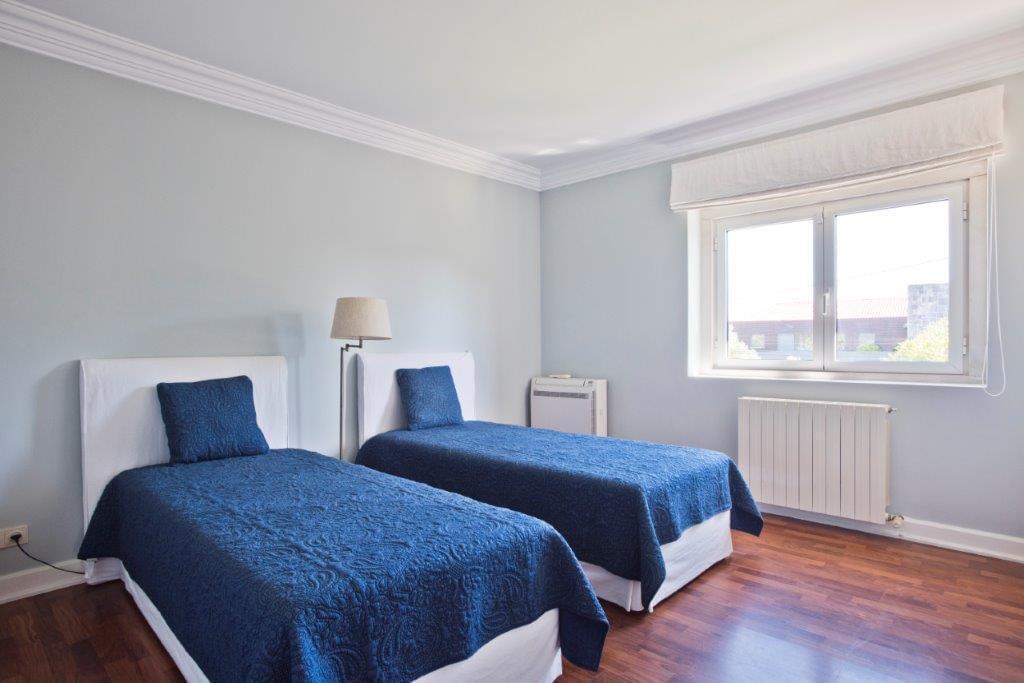 5 bedroom villa with a swimming pool