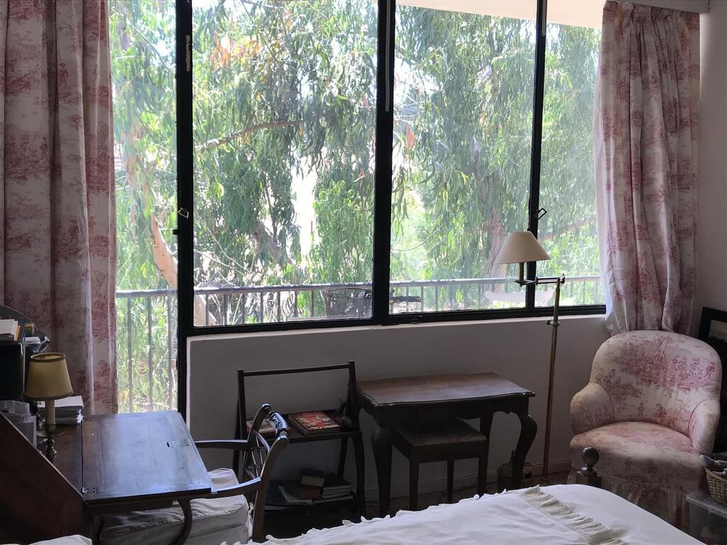 7 bedroom villa with parking