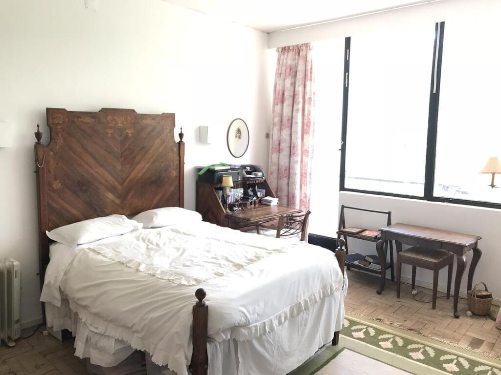 7 bedroom villa with parking