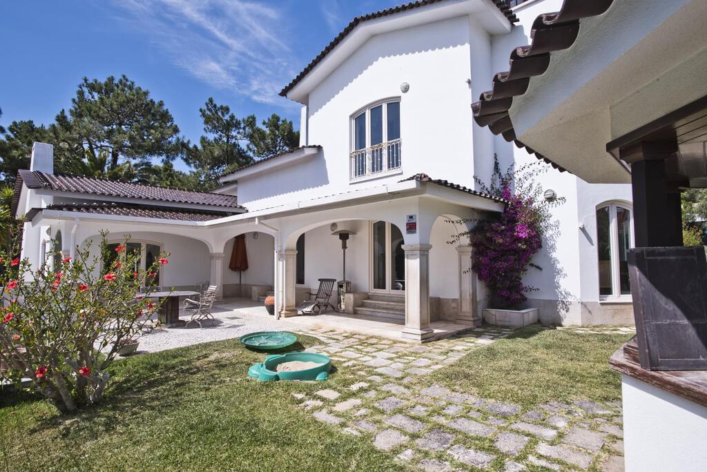 6 bedroom villa with a swimming pool