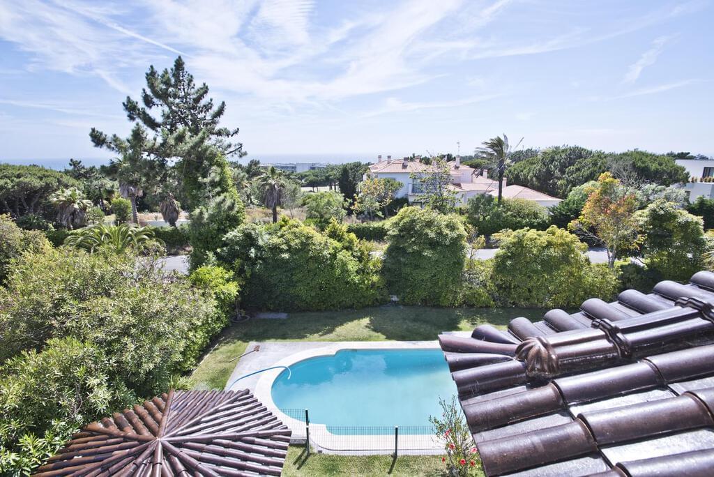 6 bedroom villa with a swimming pool