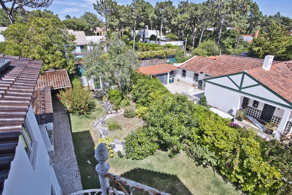 6 bedroom villa with a swimming pool